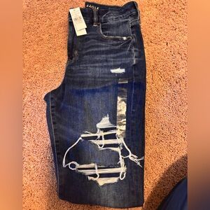 American Eagle Women’s Distressed Blue Jeans, NWT